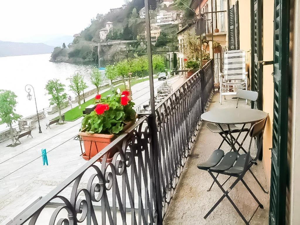 Piazzetta Lago 坎诺比奥 外观 照片